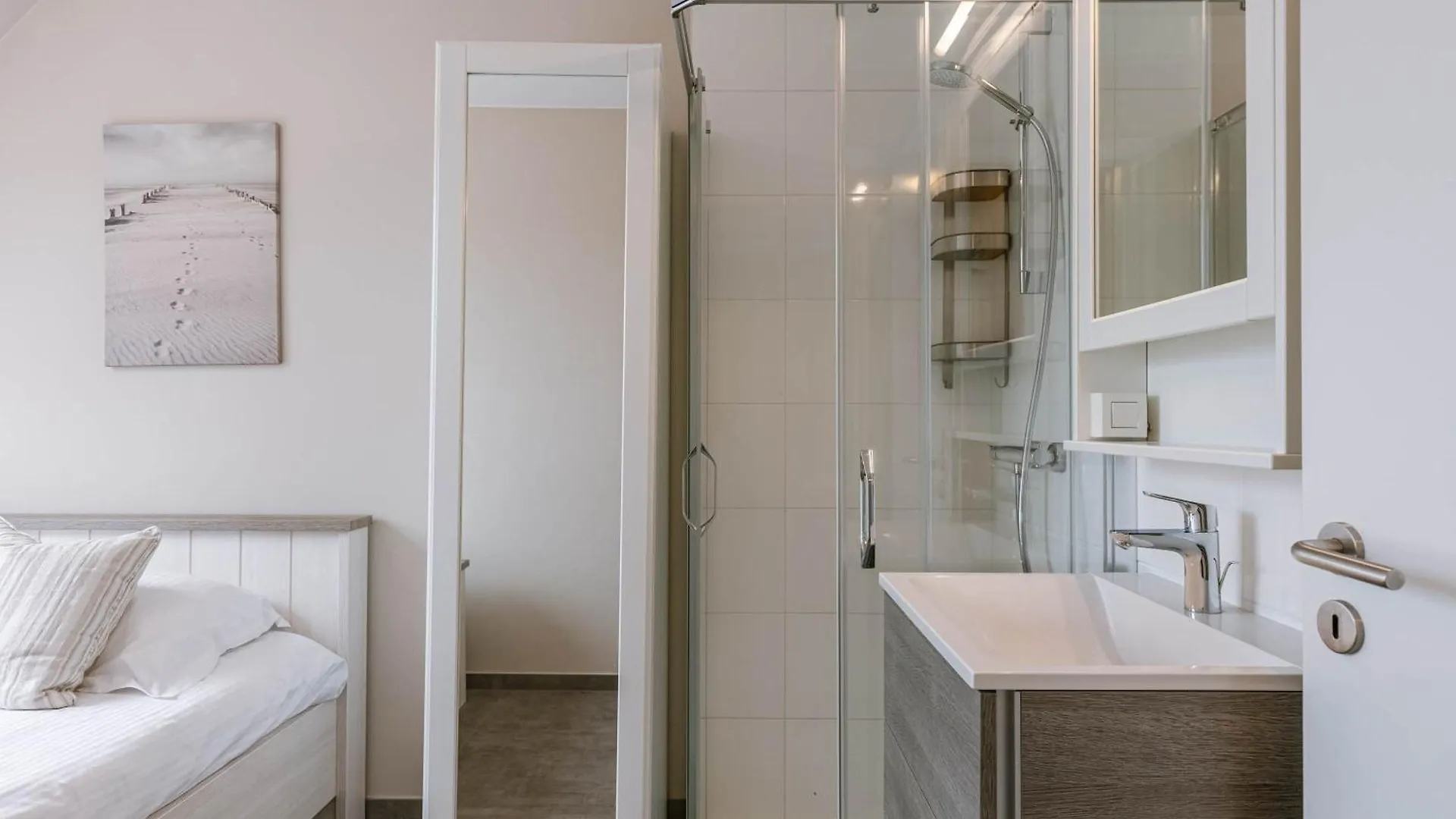 Huswell - Spacious 3-Bedroom Apartment In Oostende