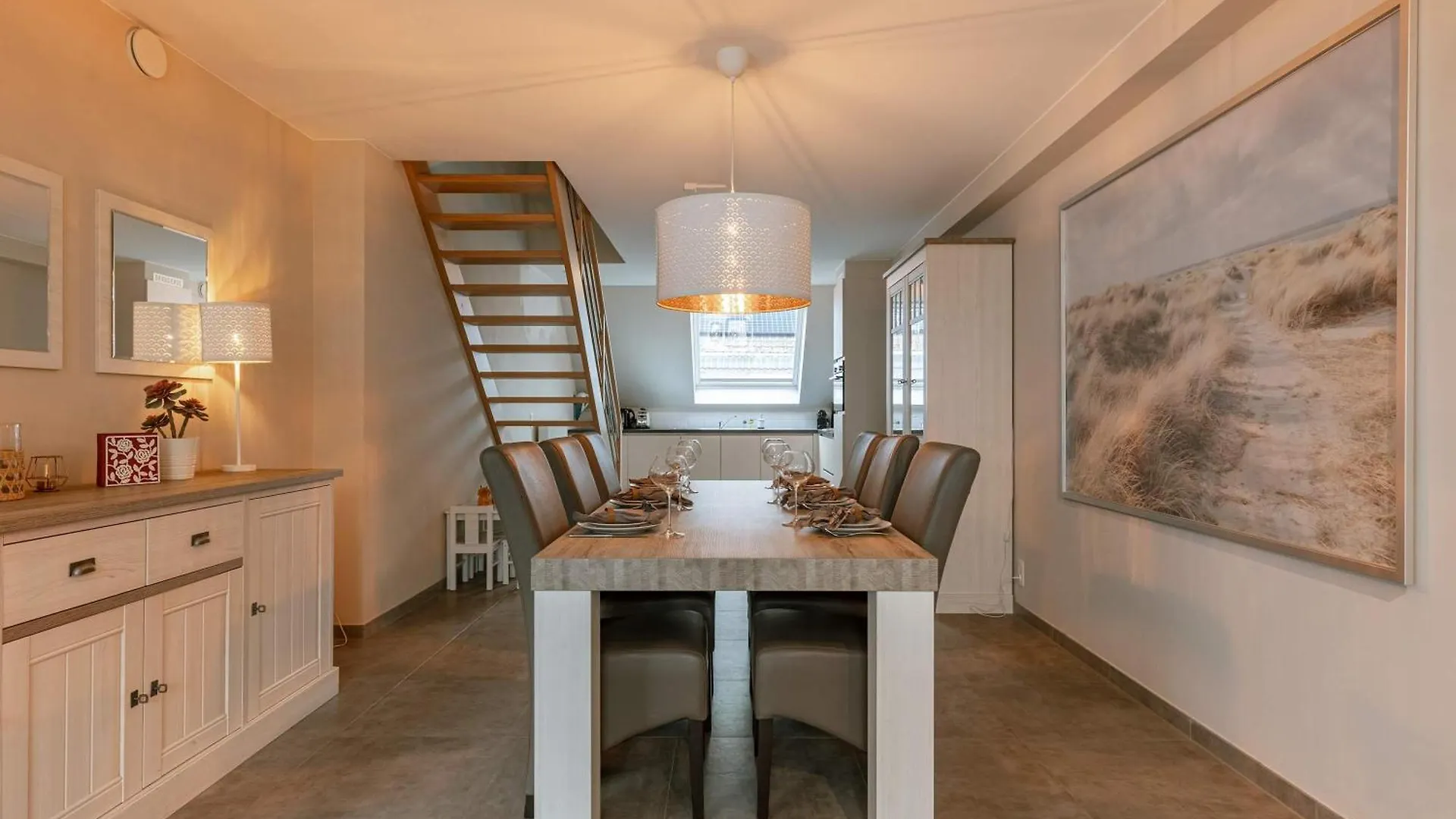 Huswell - Spacious 3-Bedroom Apartment In Oostende Ostend