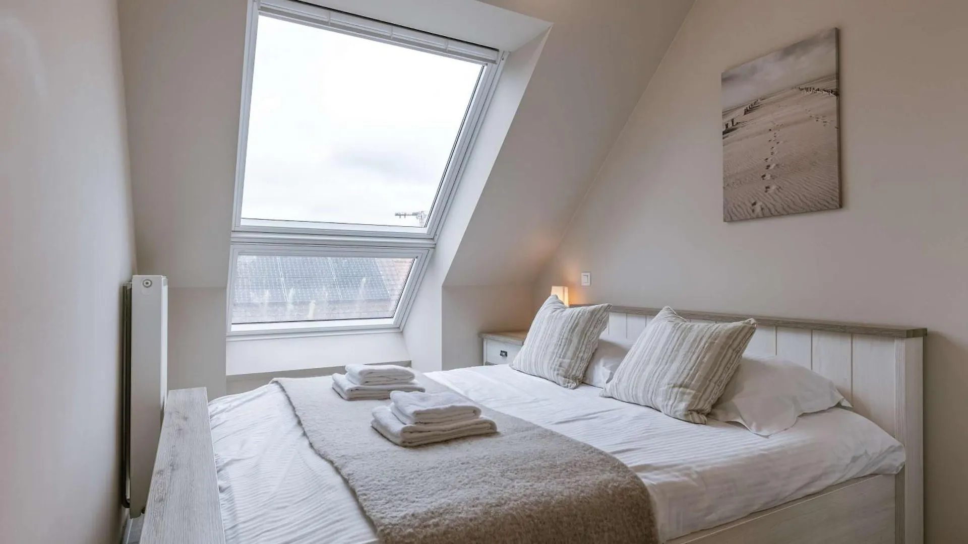 Huswell - Spacious 3-Bedroom Apartment In Oostende 0*, Ostend