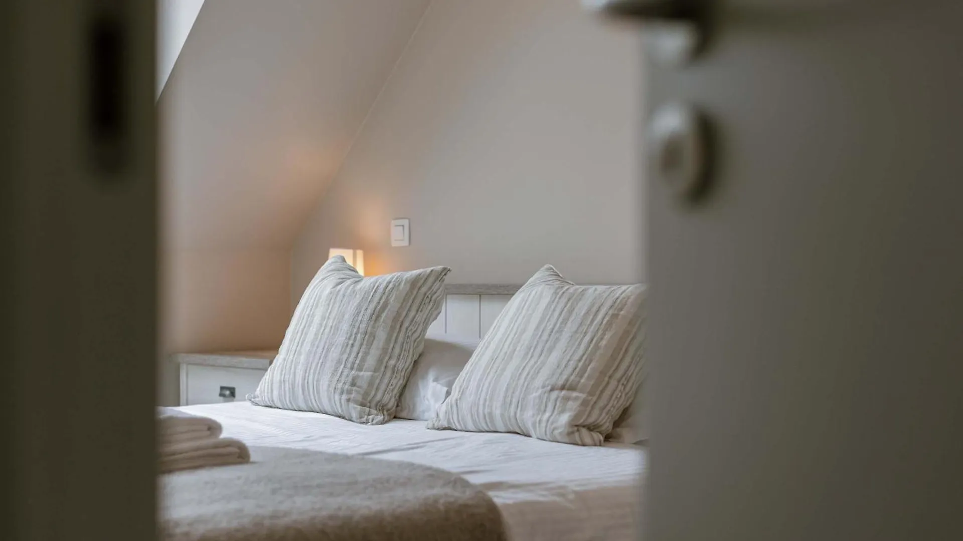 Huswell - Spacious 3-Bedroom Apartment In Oostende 0*, Ostend