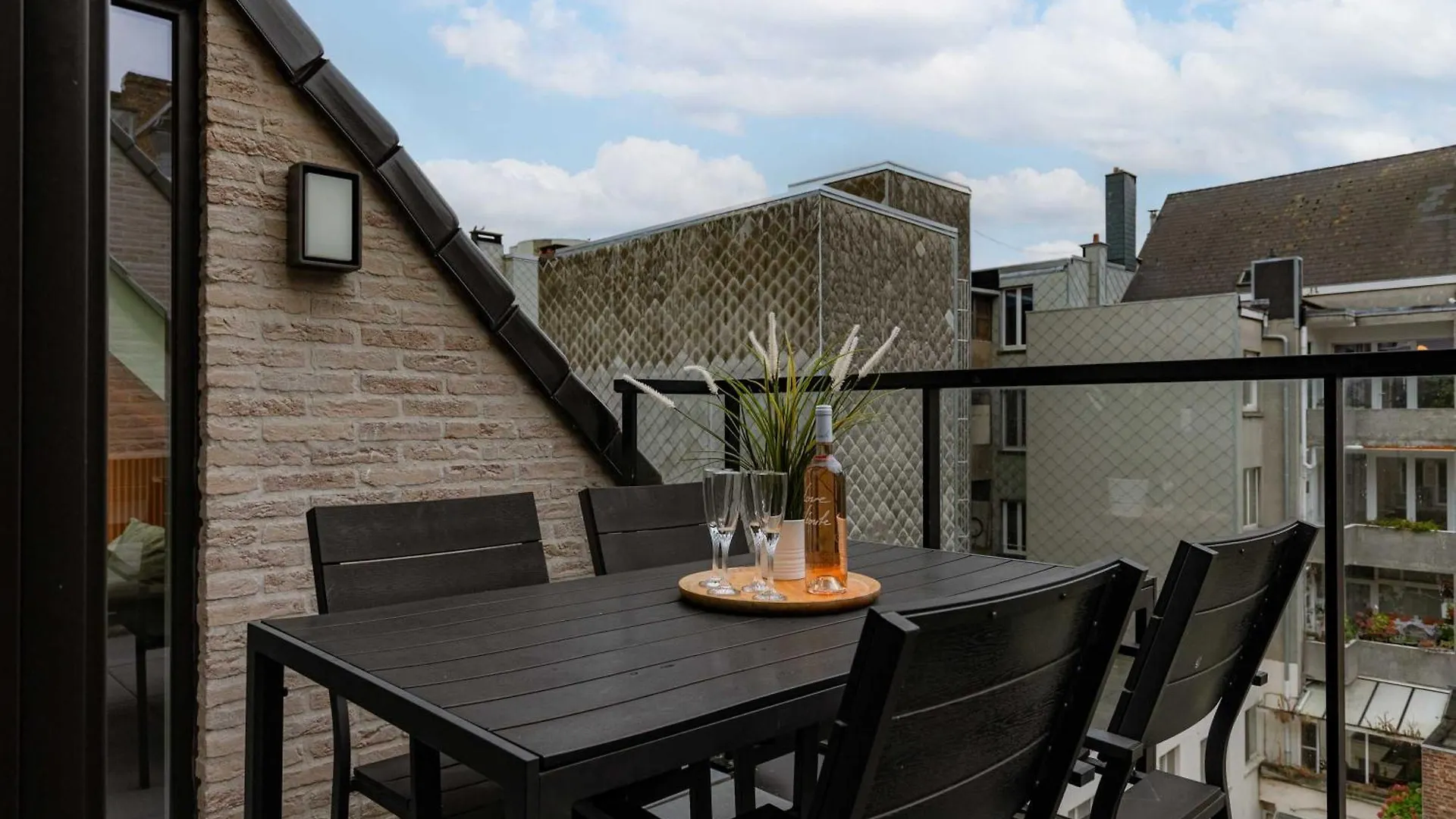 Huswell - Spacious 3-Bedroom Apartment In Oostende 0*, Ostend Belgium
